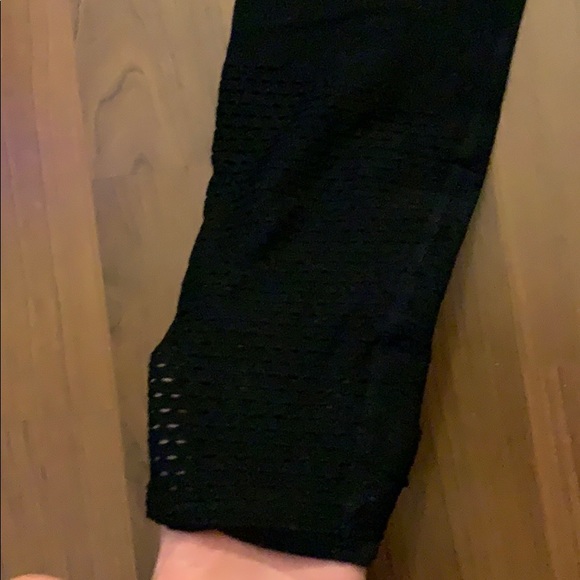 Fabletics black leggings, butt lift calf holes - Picture 3 of 4